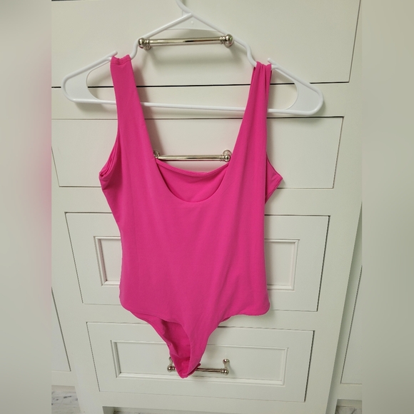 Pink seamless tank bodysuit - Picture 5 of 7